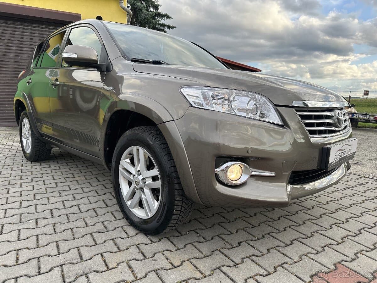 2011 Toyota RAV4 - 7