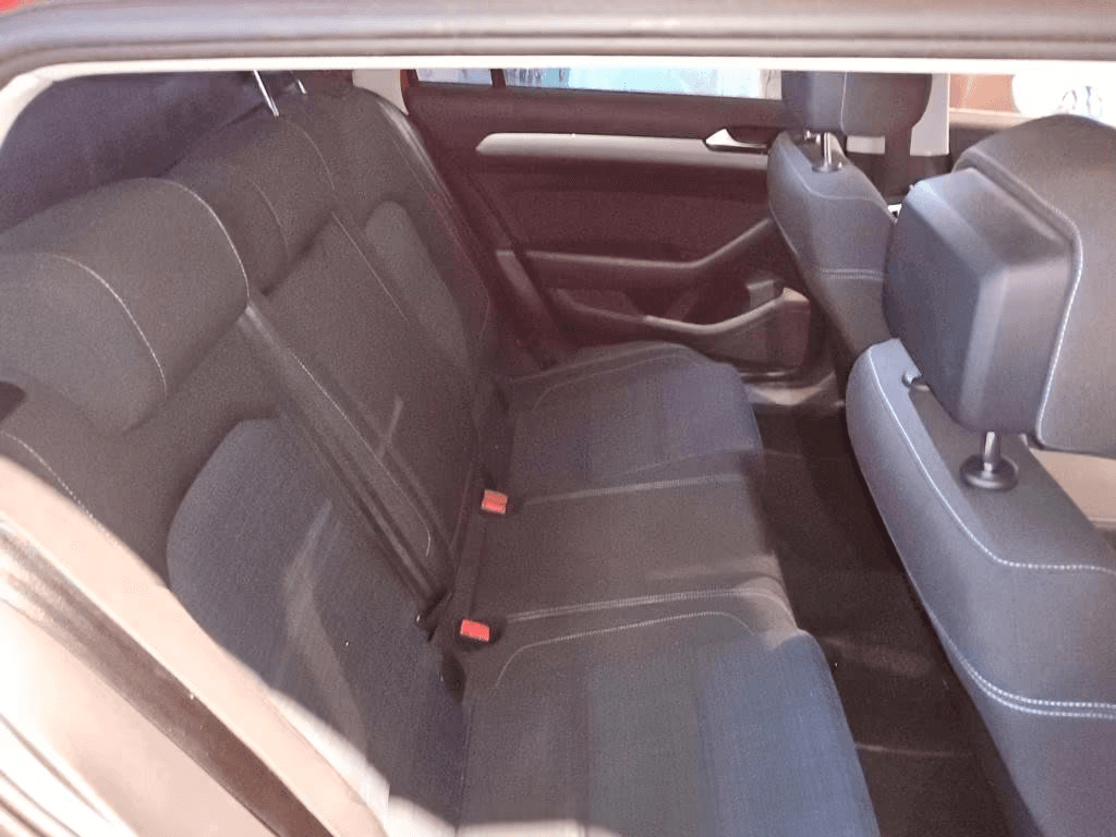2021 Volkswagen PASSAT - 7
