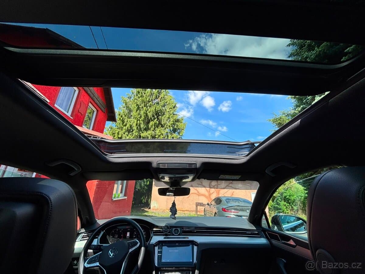 2019 Volkswagen PASSAT - 7