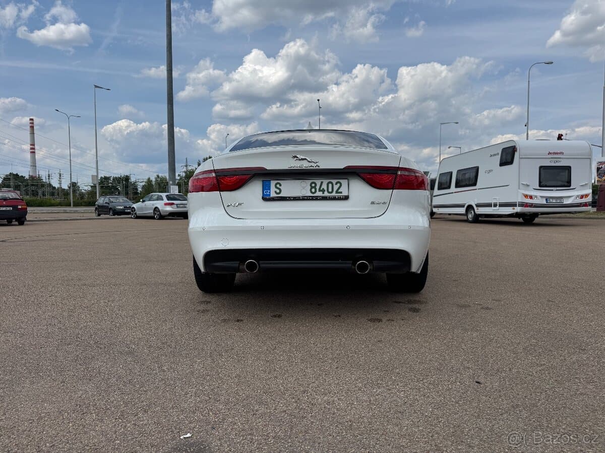 2018 Jaguar XF - 7