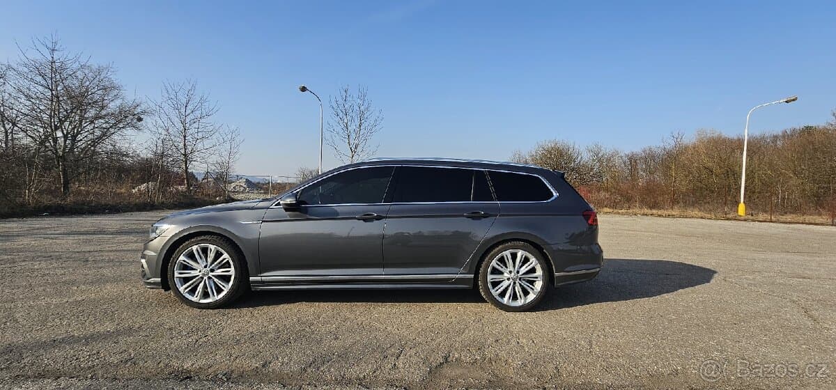 2017 Volkswagen PASSAT - 7