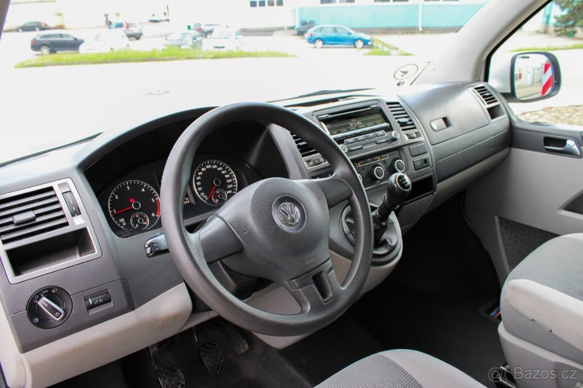 2012 Volkswagen CARAVELLE - 7