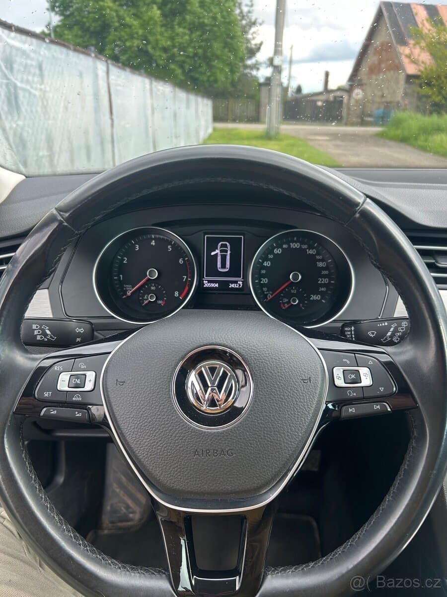 2016 Volkswagen PASSAT - 7