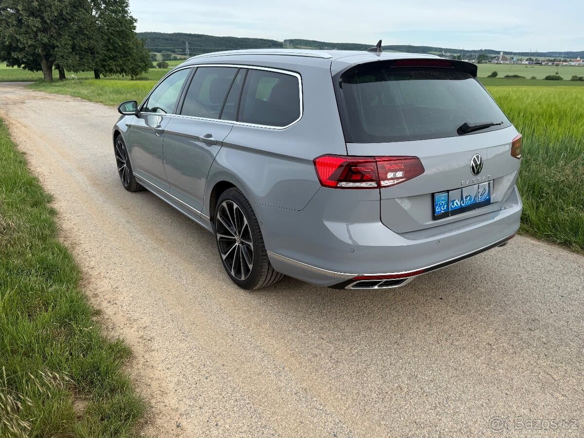 2024 Volkswagen PASSAT - 7