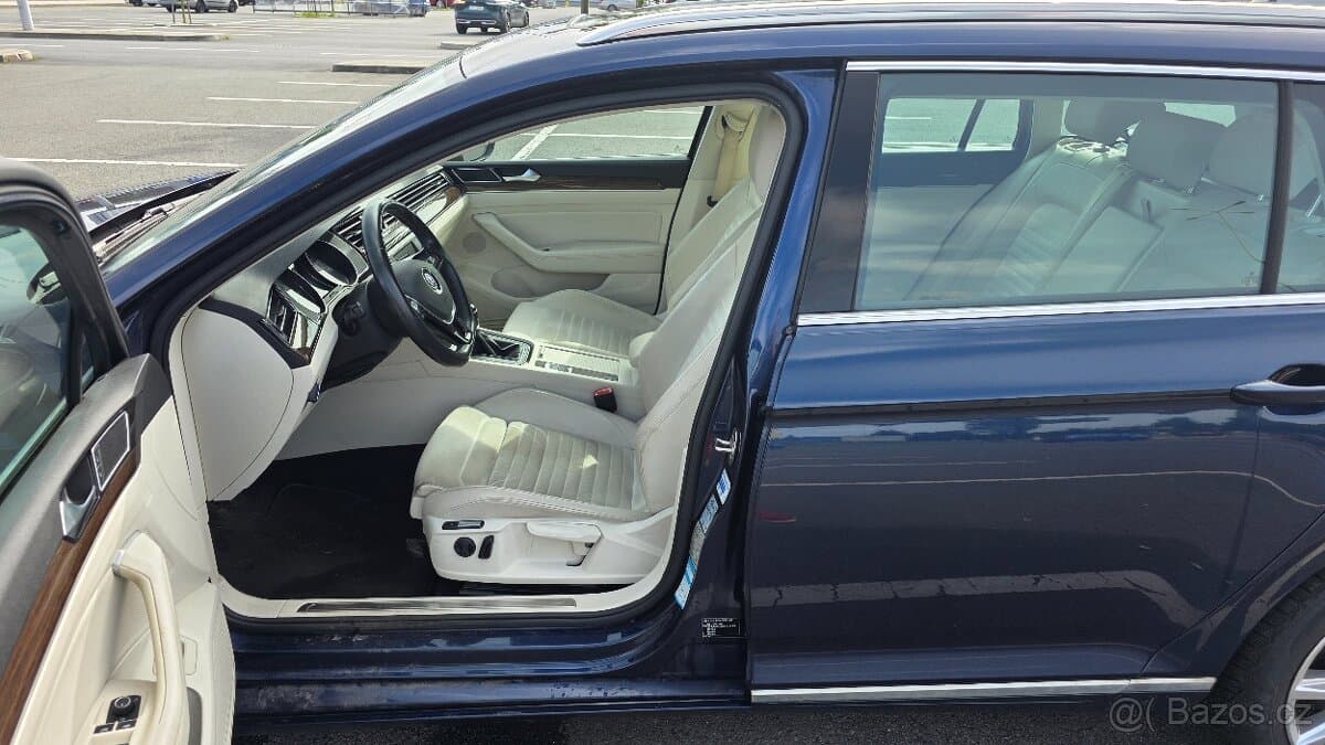 2016 Volkswagen PASSAT - 7