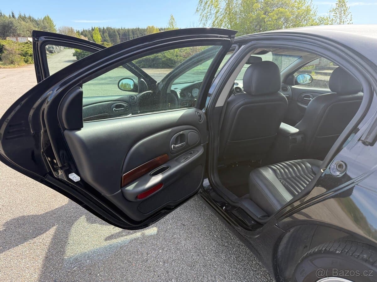 2002 Chrysler 300M - 7