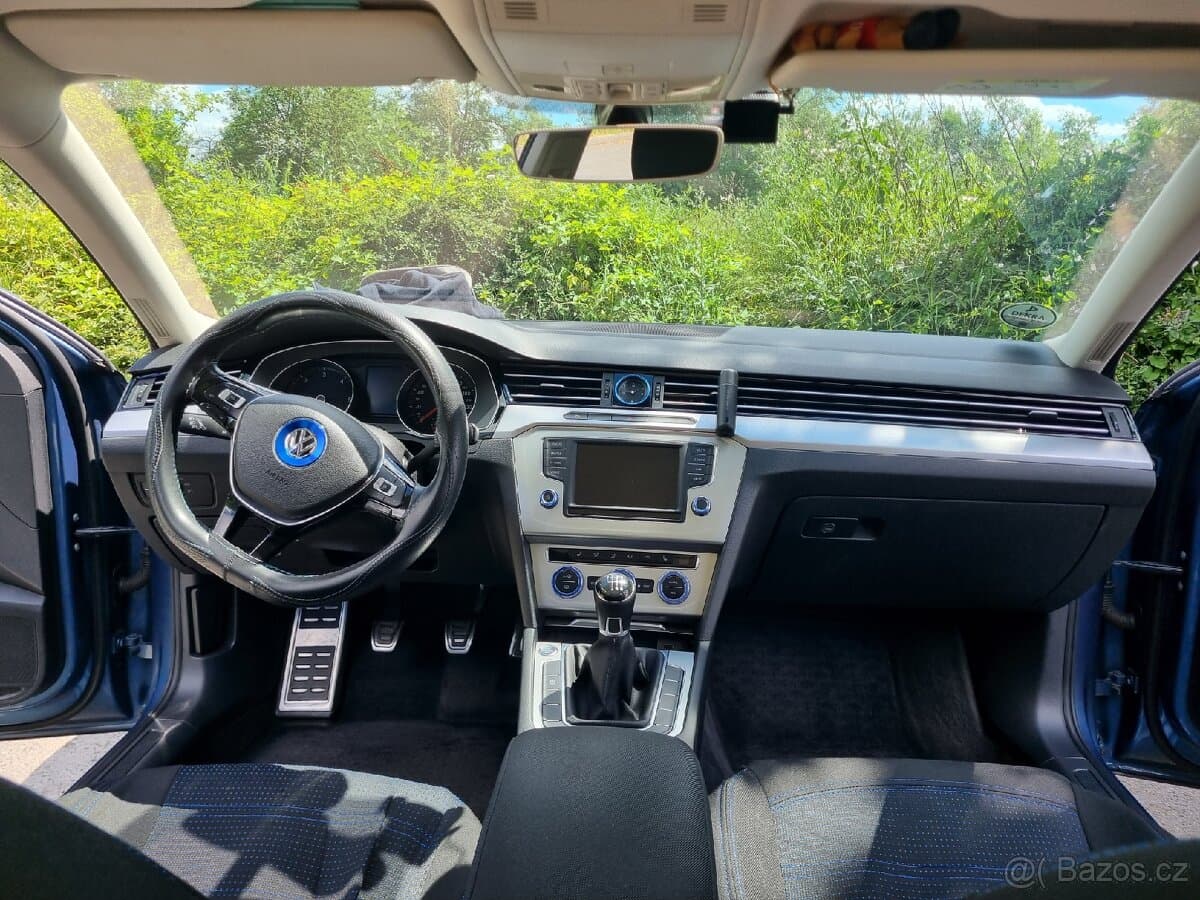 2015 Volkswagen PASSAT - 7