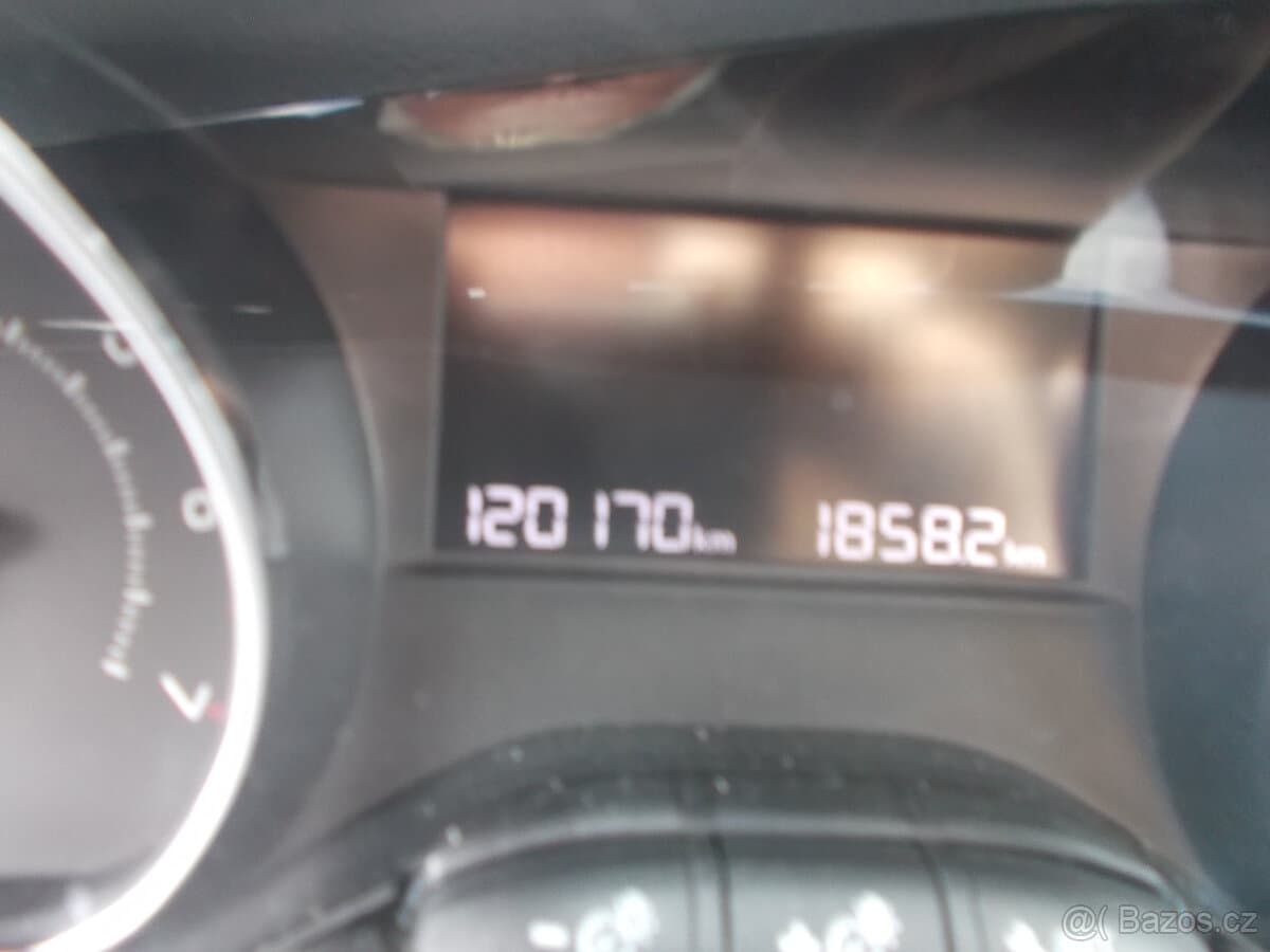 2014 Peugeot 208 - 7