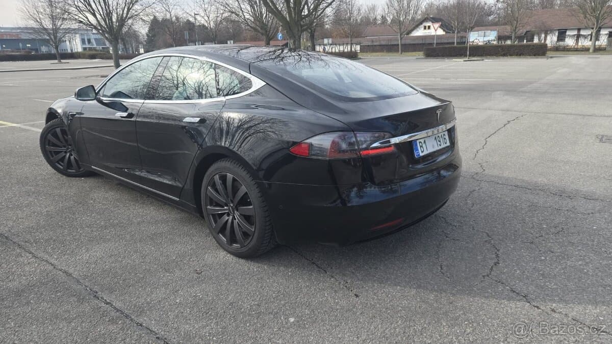 2020 Tesla MODEL S - 7