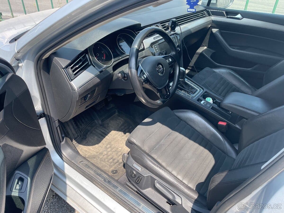 2016 Volkswagen PASSAT - 7