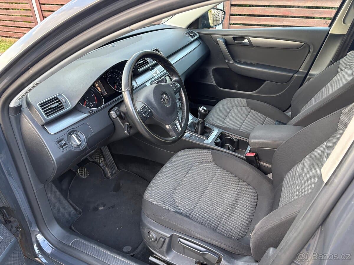 2013 Volkswagen PASSAT - 7