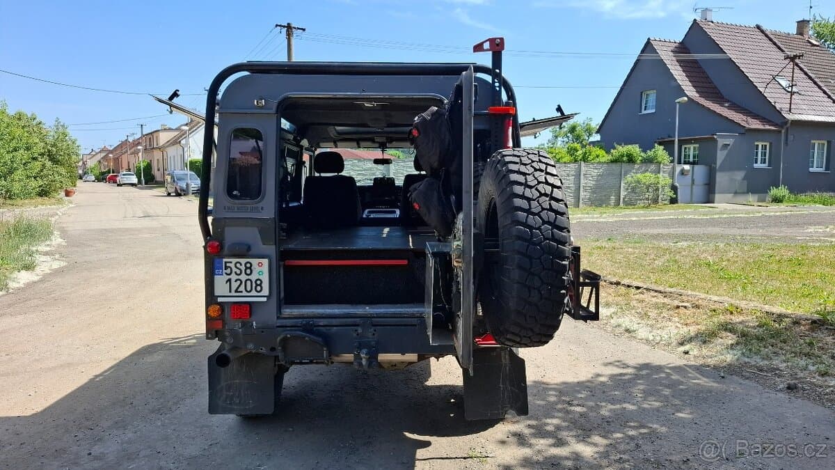 Land Rover DEFENDER - 7