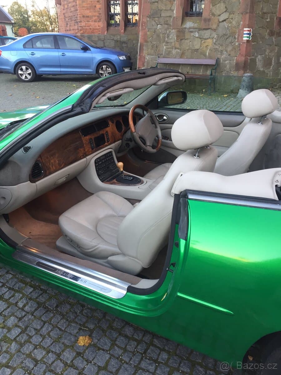 Jaguar XK - 7