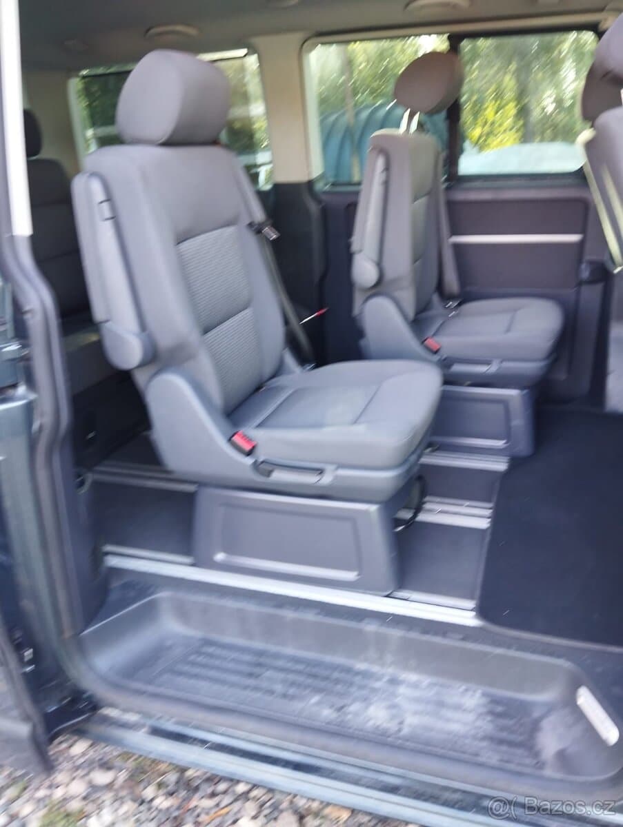 Volkswagen MULTIVAN - 7