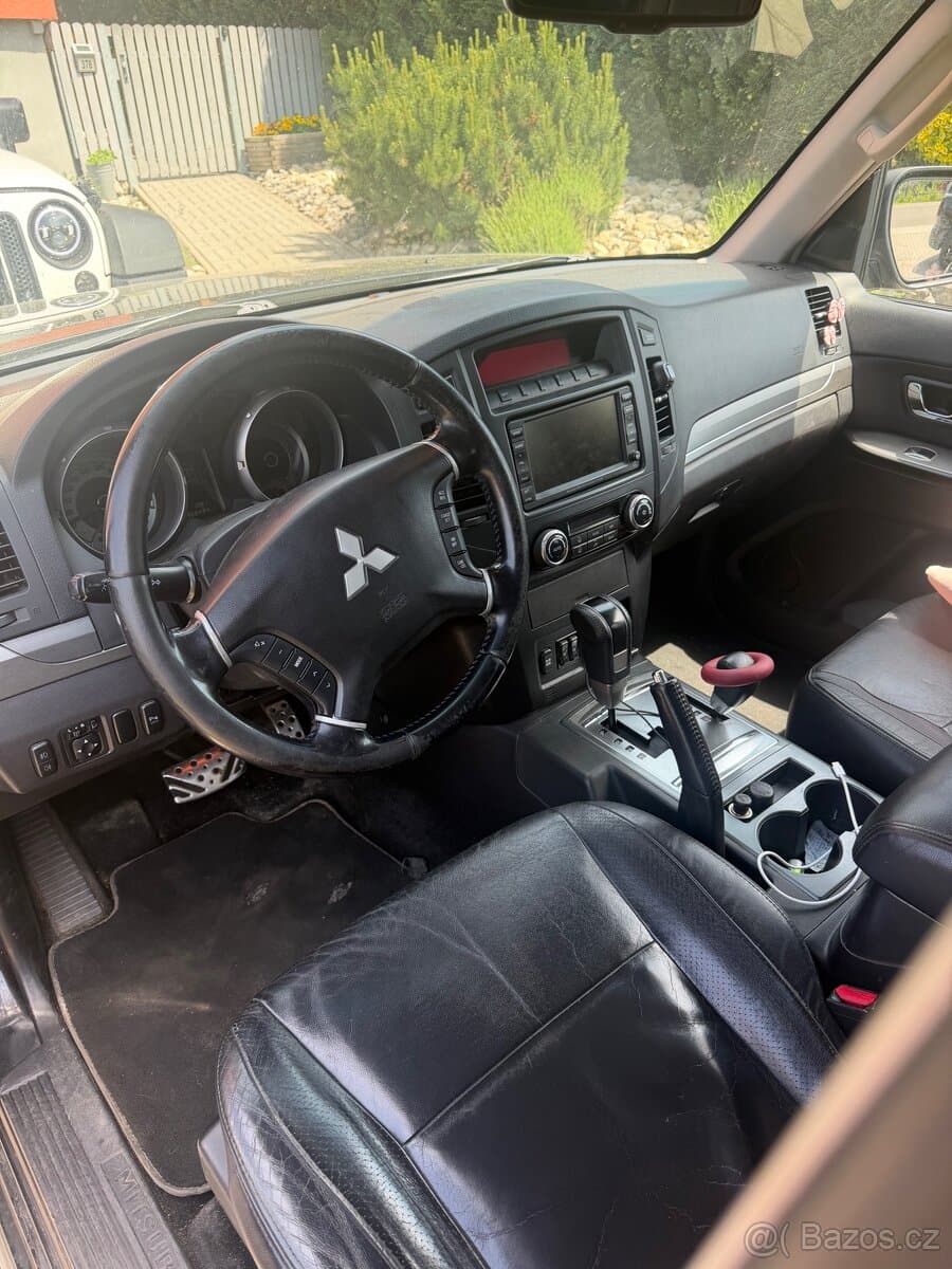 2009 Mitsubishi PAJERO - 7
