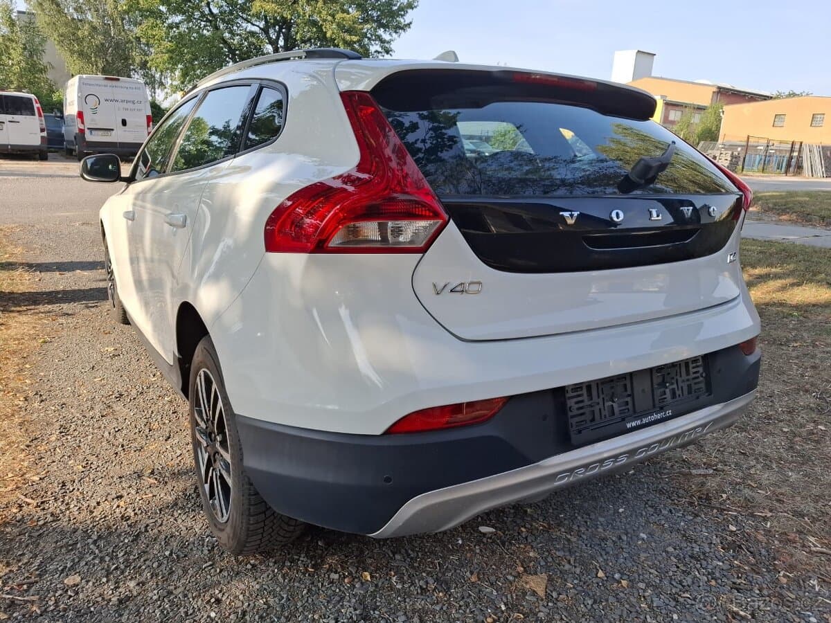 2018 Volvo V40 - 7