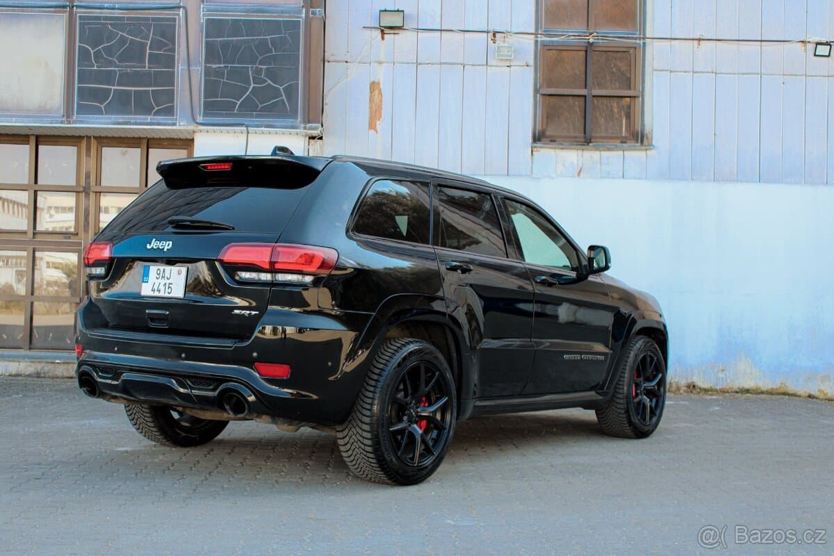 2017 Jeep CHEROKEE - 7