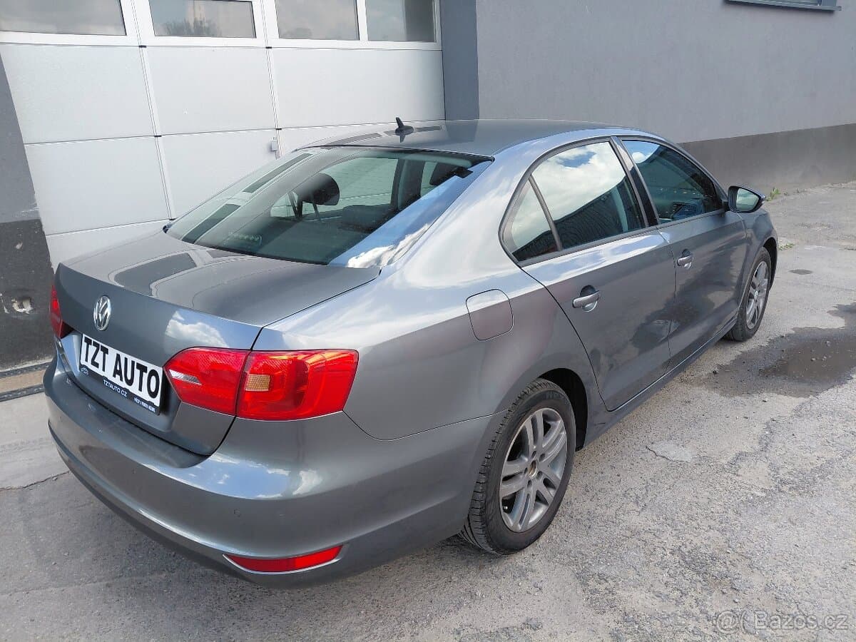 2012 Volkswagen JETTA - 7