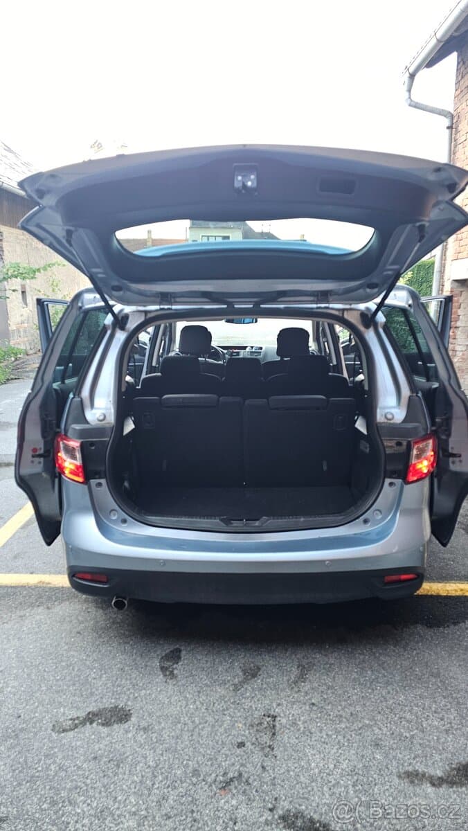 2011 Mazda 5 - 7
