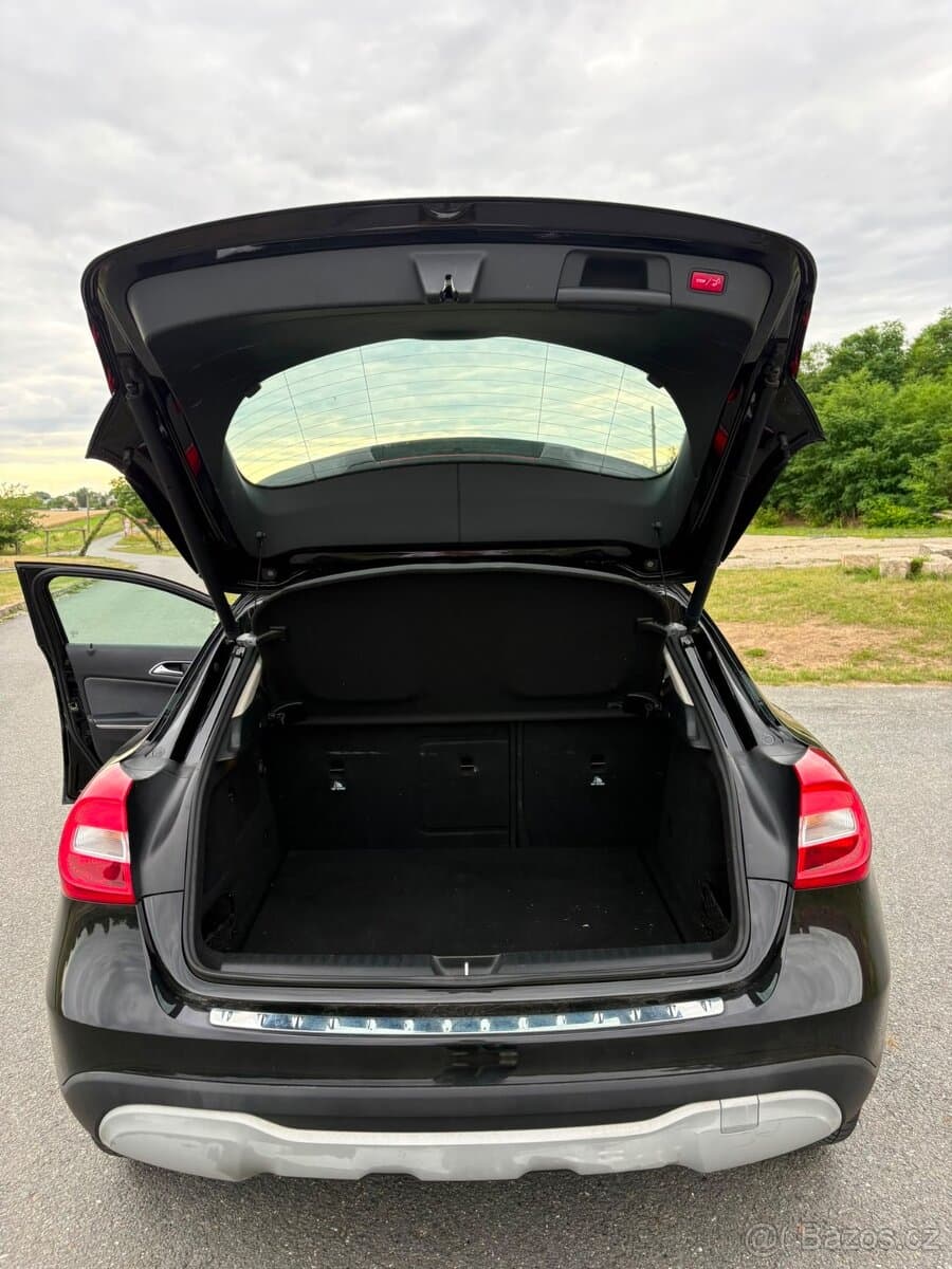 2017 Mercedes-Benz GLA - 7