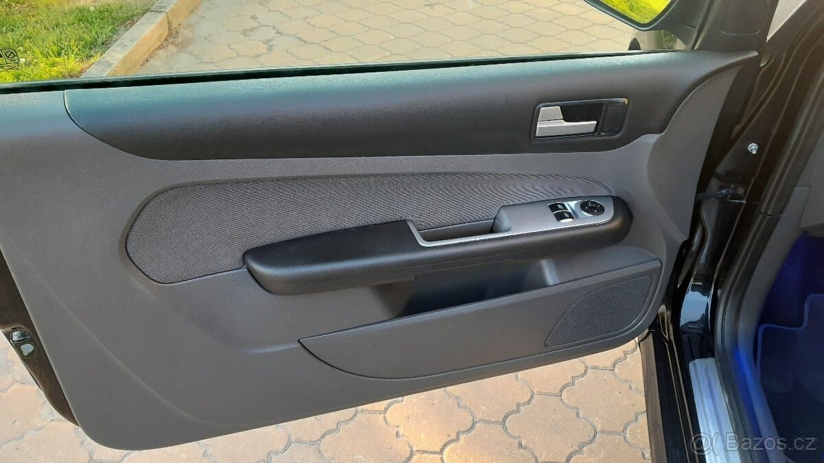 2007 Ford FOCUS - 7