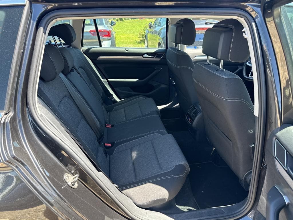 2023 Volkswagen PASSAT - 7