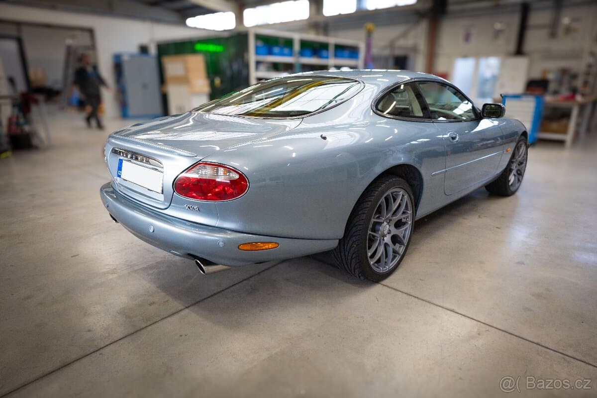 2002 Jaguar XK - 7