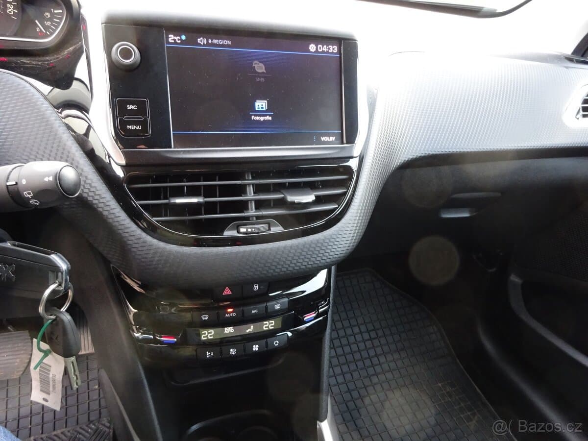 2017 Peugeot 2008 - 7