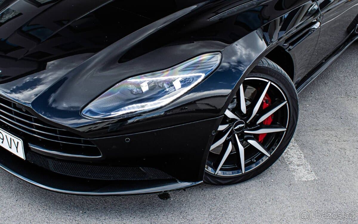 2017 Aston Martin DB11 - 7