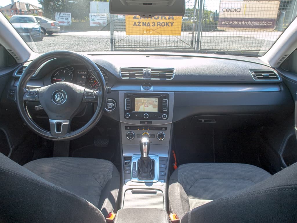 2012 Volkswagen PASSAT - 7