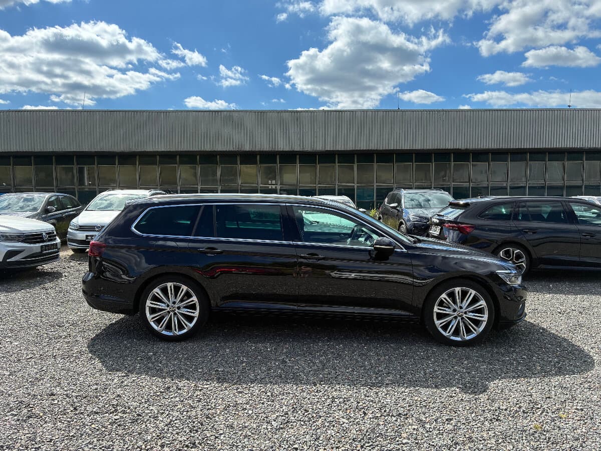 2023 Volkswagen PASSAT - 7