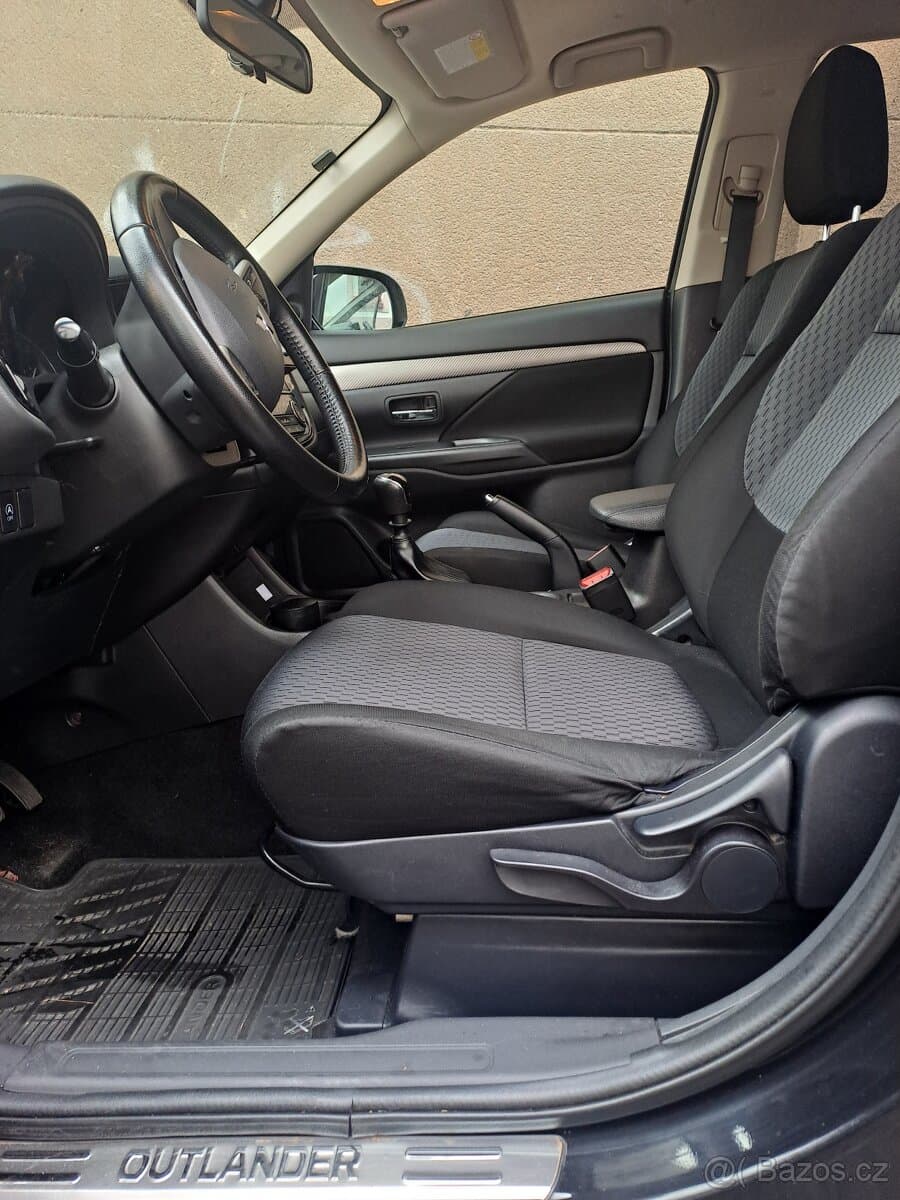 2014 Mitsubishi OUTLANDER - 7