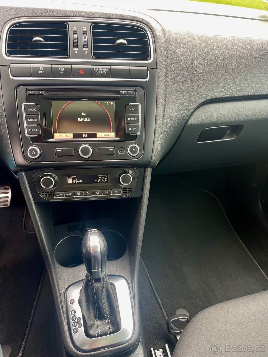 2011 Volkswagen POLO - 7