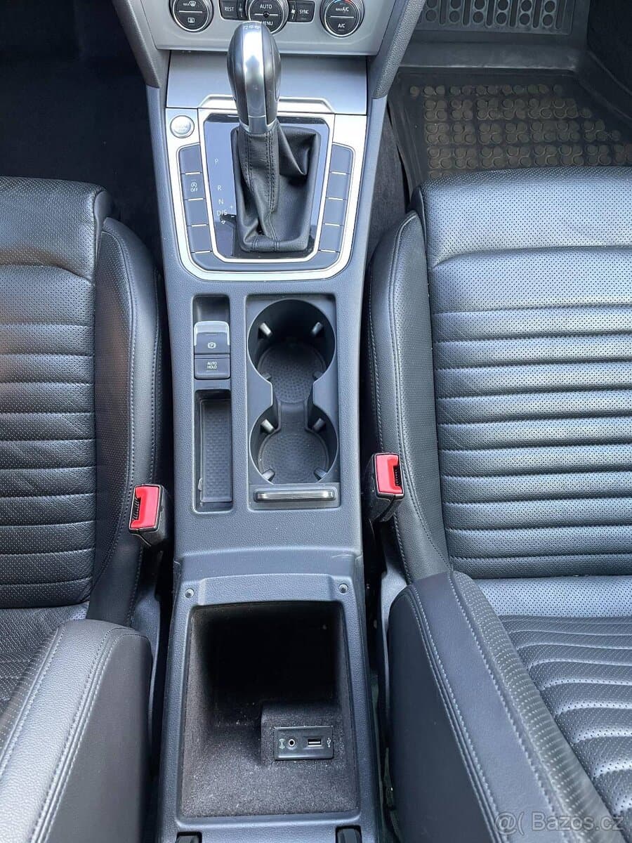 2015 Volkswagen PASSAT - 7