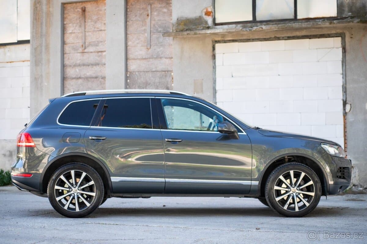 2011 Volkswagen TOUAREG - 7