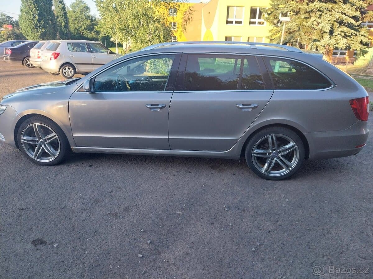 2012 Škoda SUPERB - 7