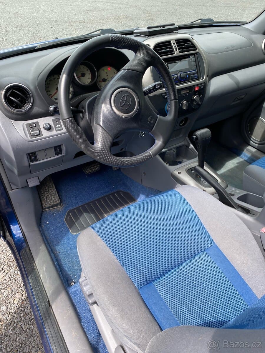 2000 Toyota RAV4 - 7