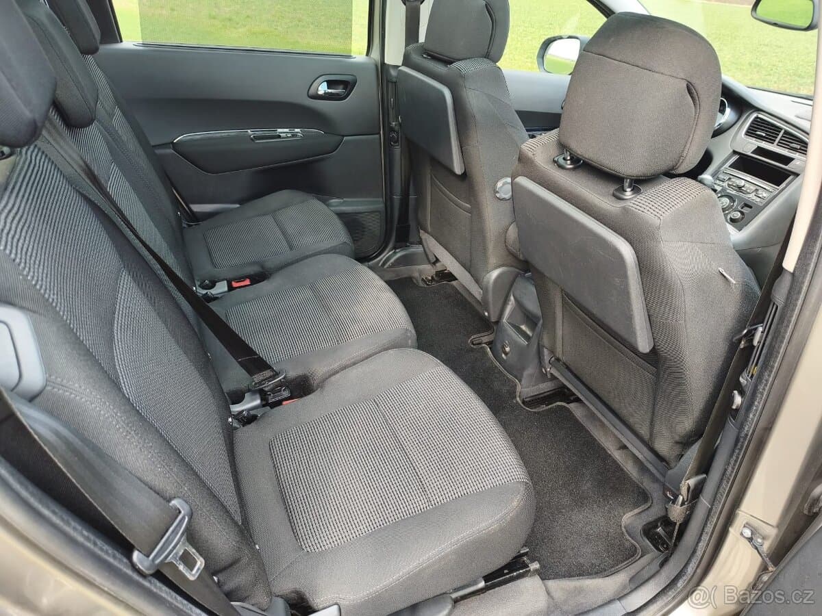 2010 Peugeot 5008 - 7