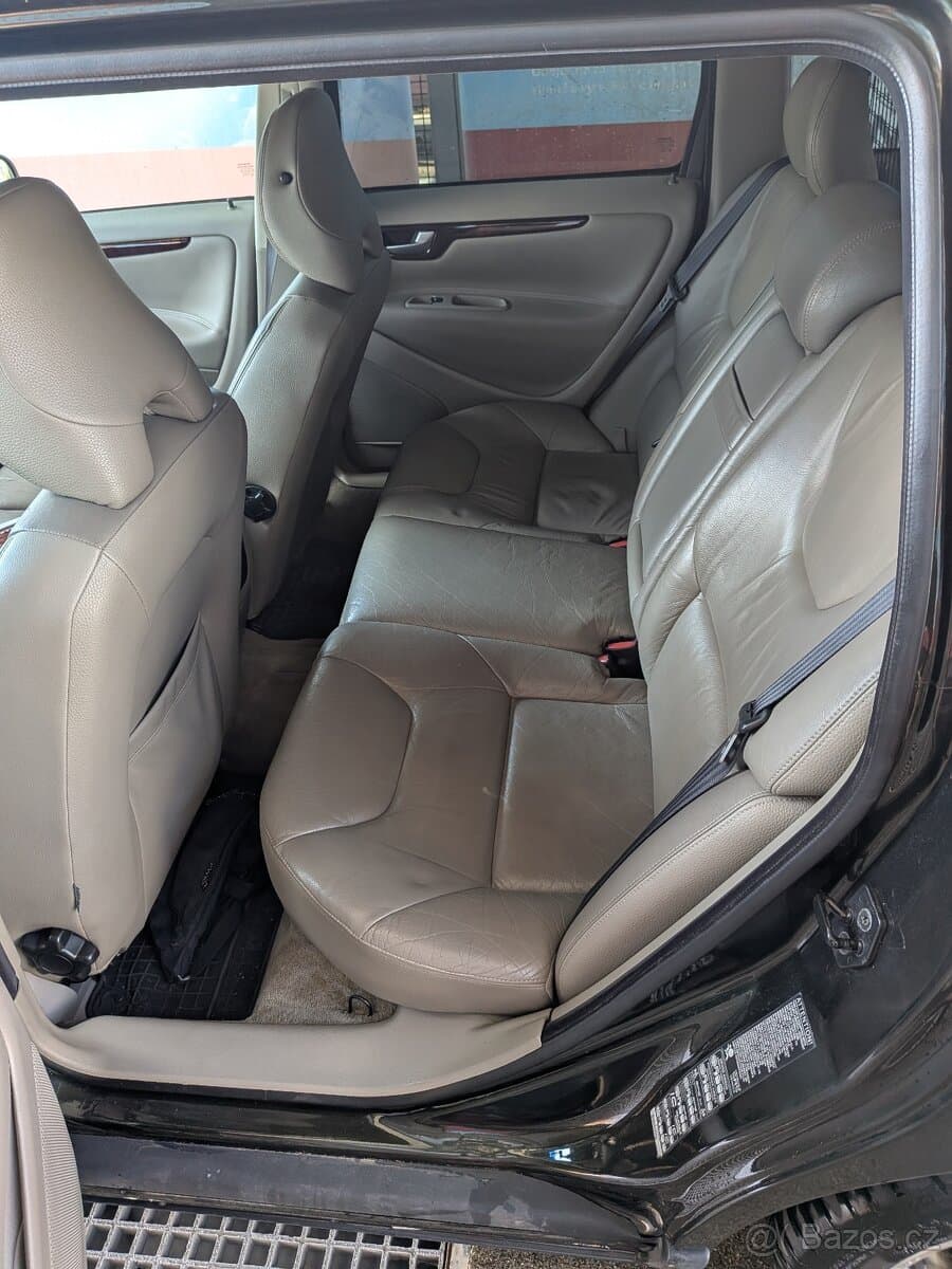 2005 Volvo V70 - 7