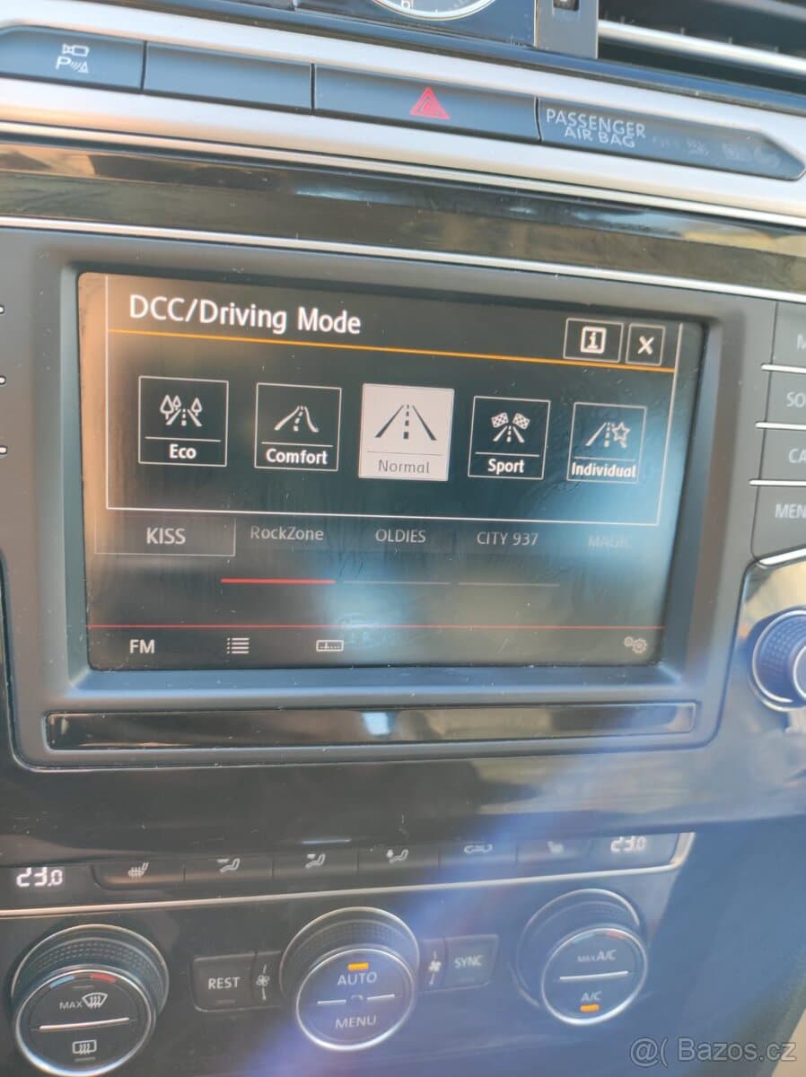 2015 Volkswagen PASSAT - 7