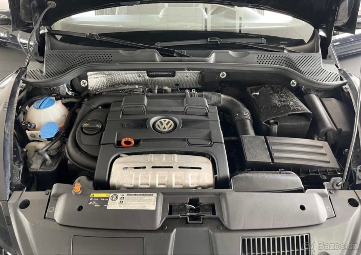 2013 Volkswagen BEETLE - 7