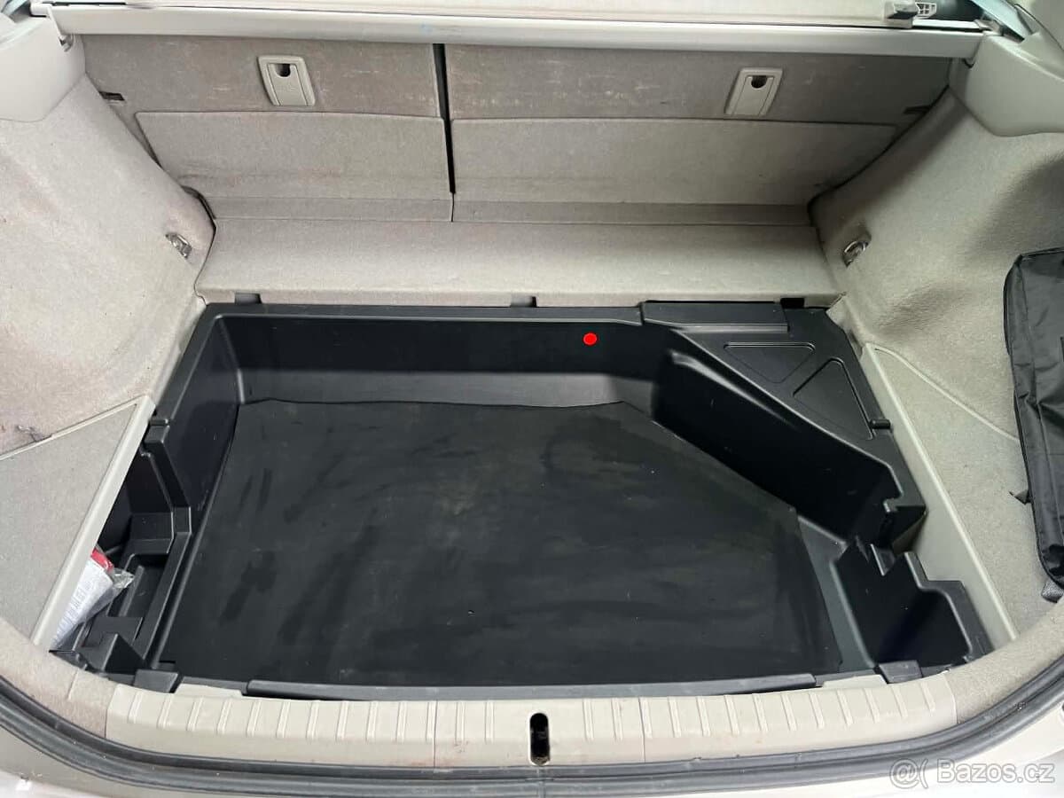2010 Toyota PRIUS - 7