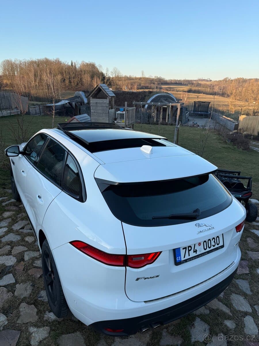 2017 Jaguar F-PACE - 7
