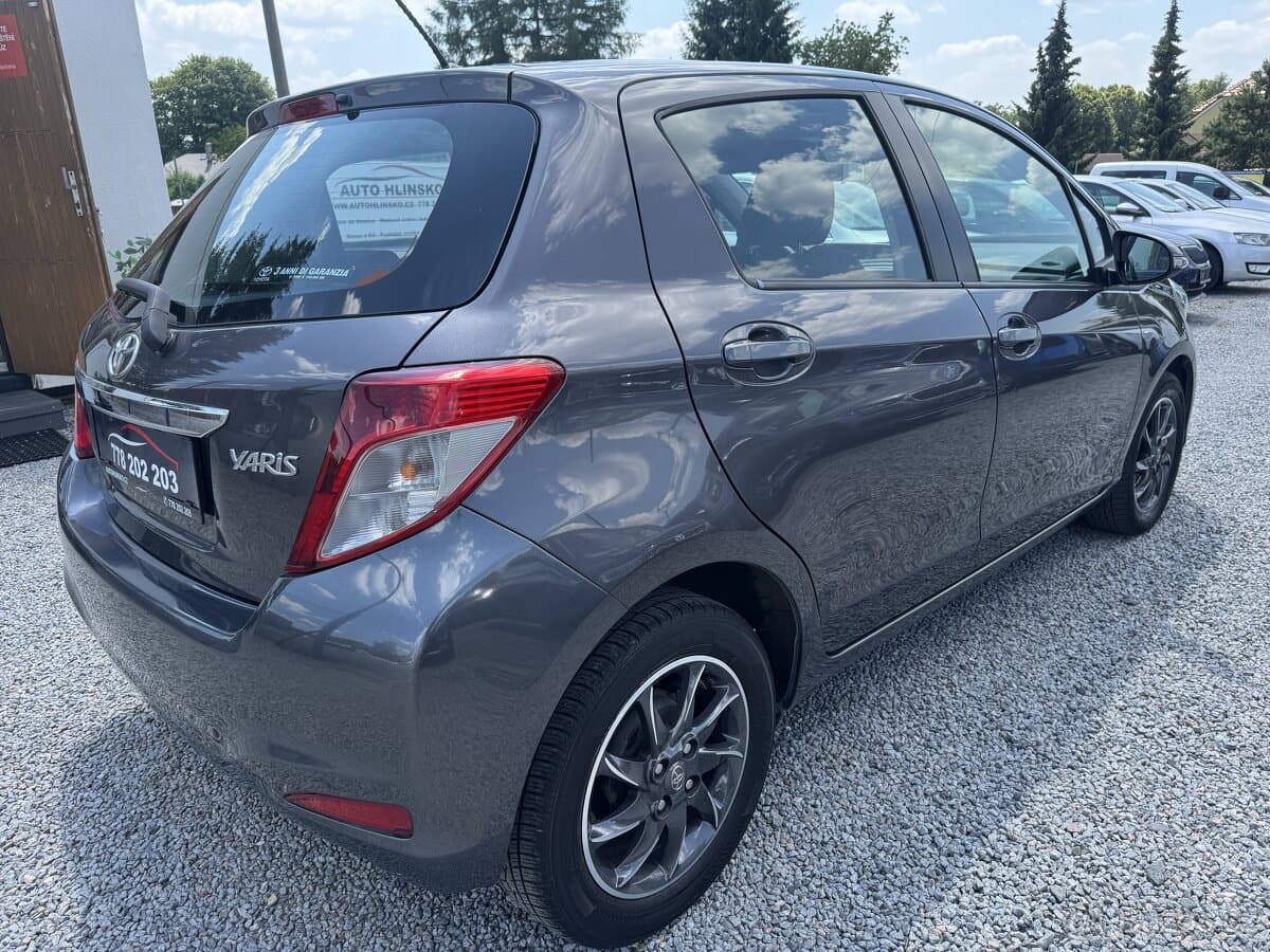 2012 Toyota YARIS - 7