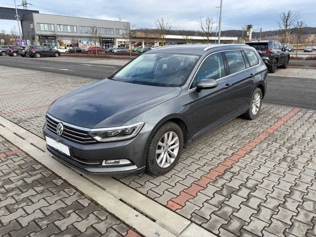 2016 Volkswagen PASSAT - 7