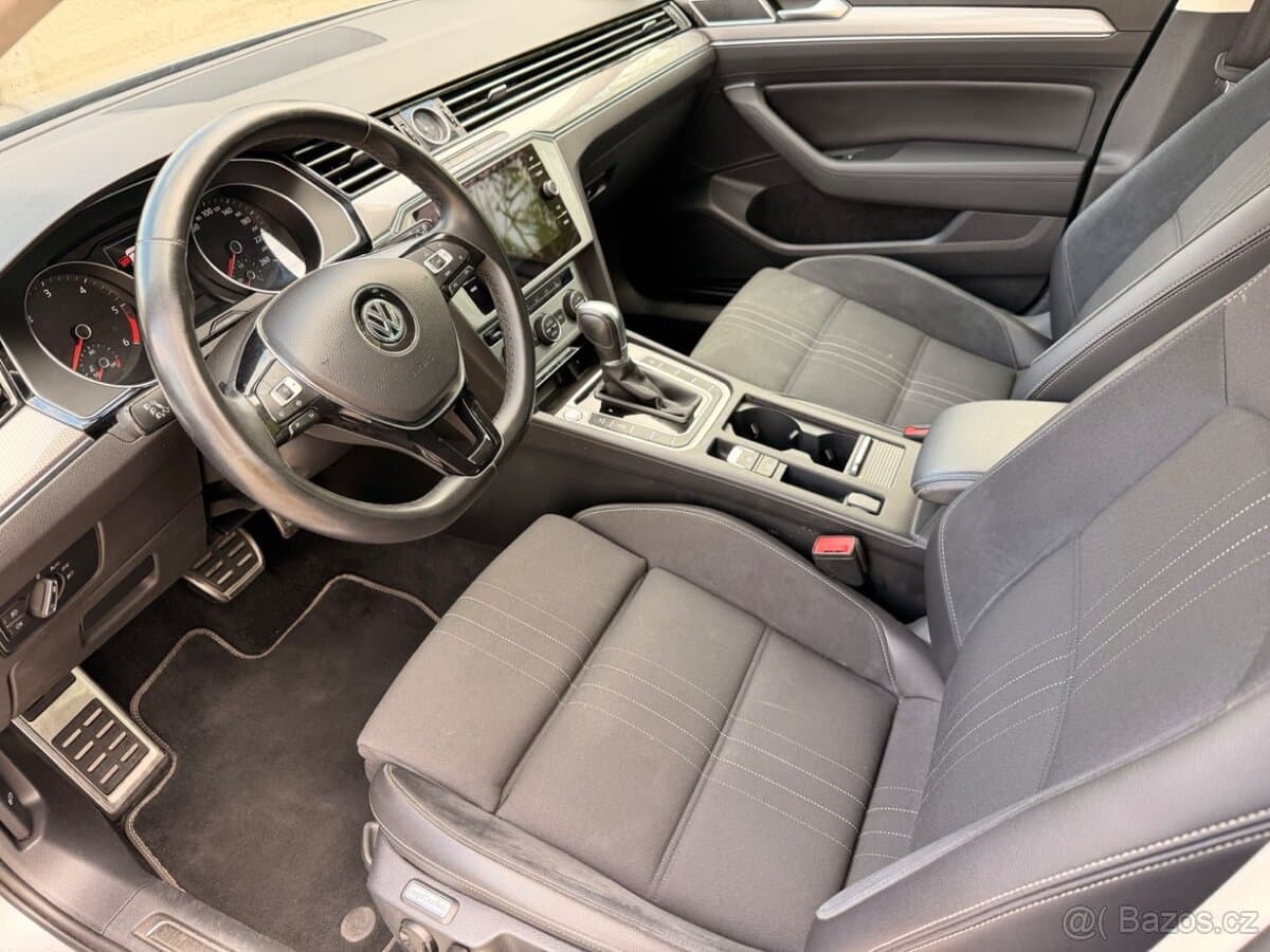 2019 Volkswagen PASSAT - 7