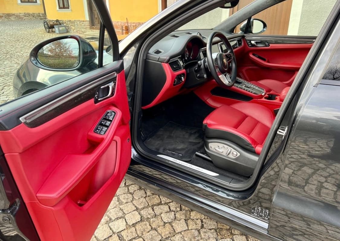 2 Porsche MACAN - 7