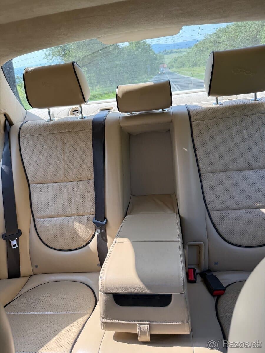 2009 Jaguar XJ - 7
