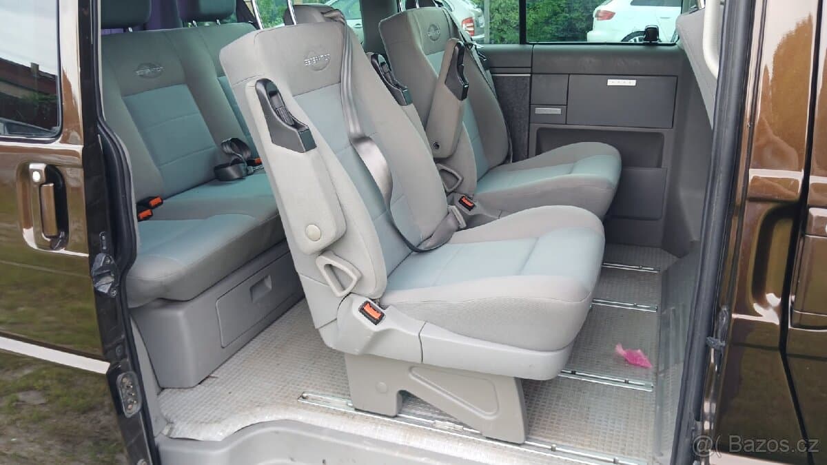 Volkswagen MULTIVAN - 7