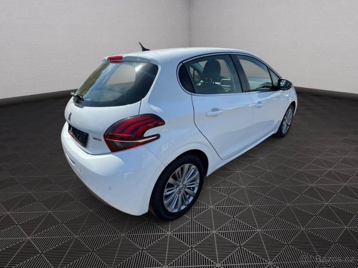 Peugeot 208 - 7